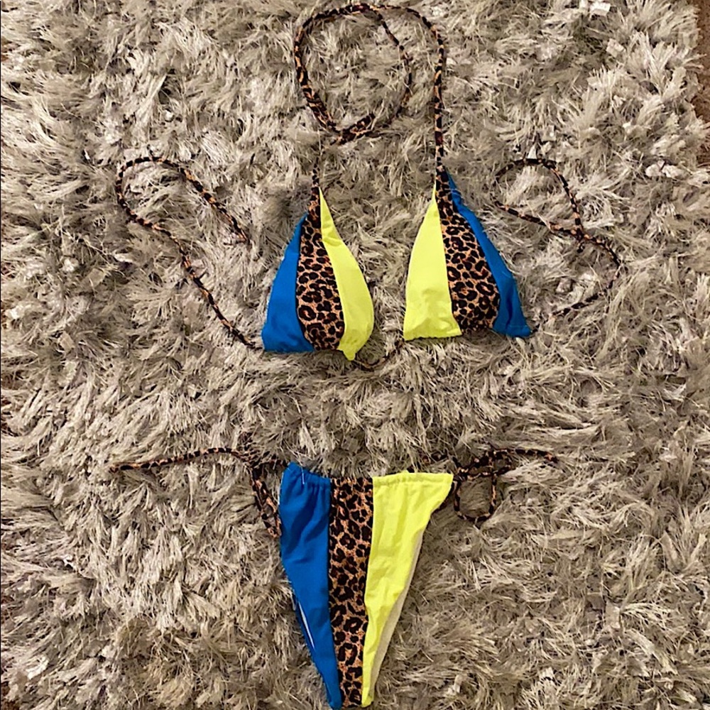 🤩 Fun Neon/Leopard bikini 🤩